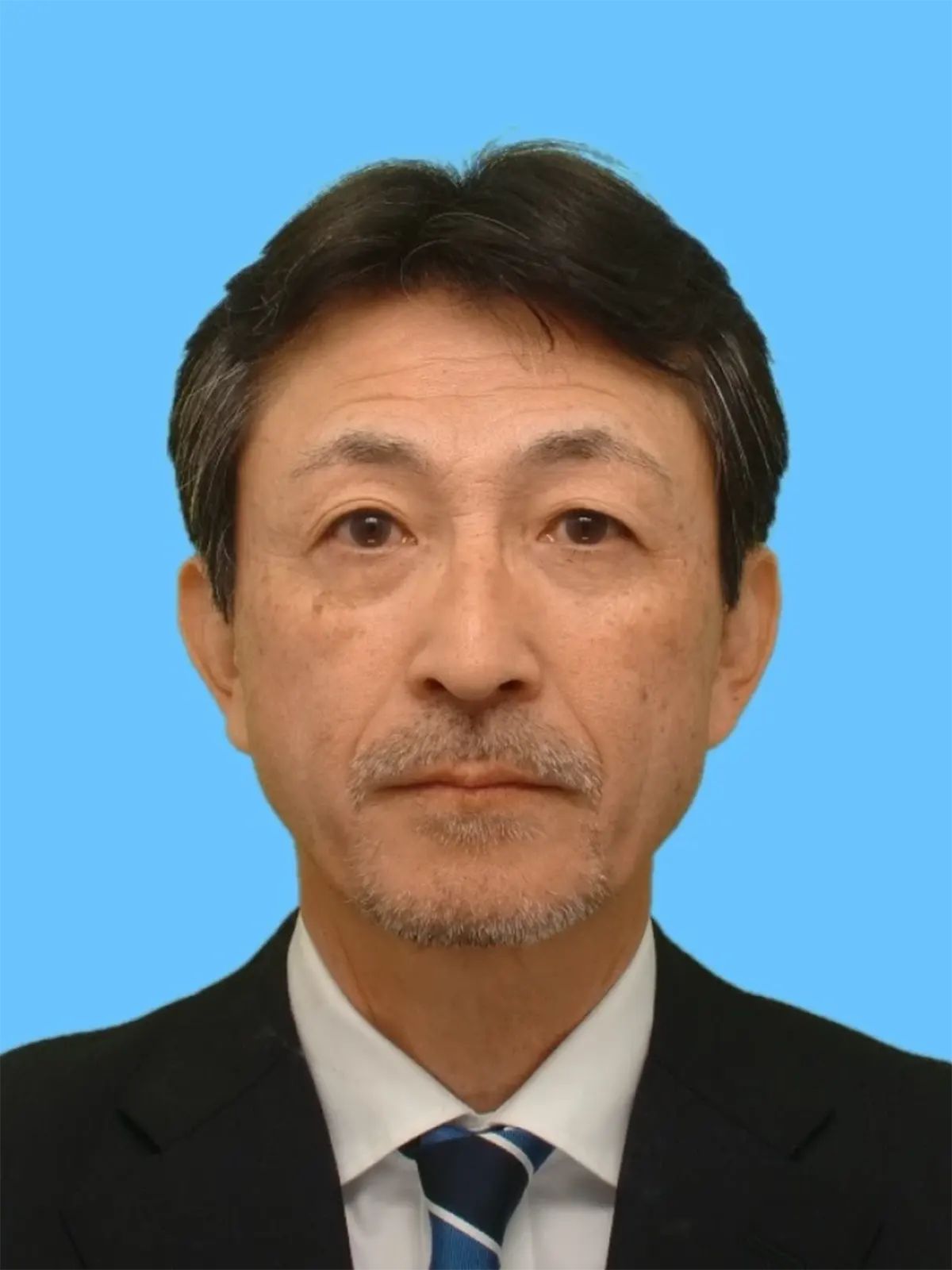 転職証明写真ビフォー