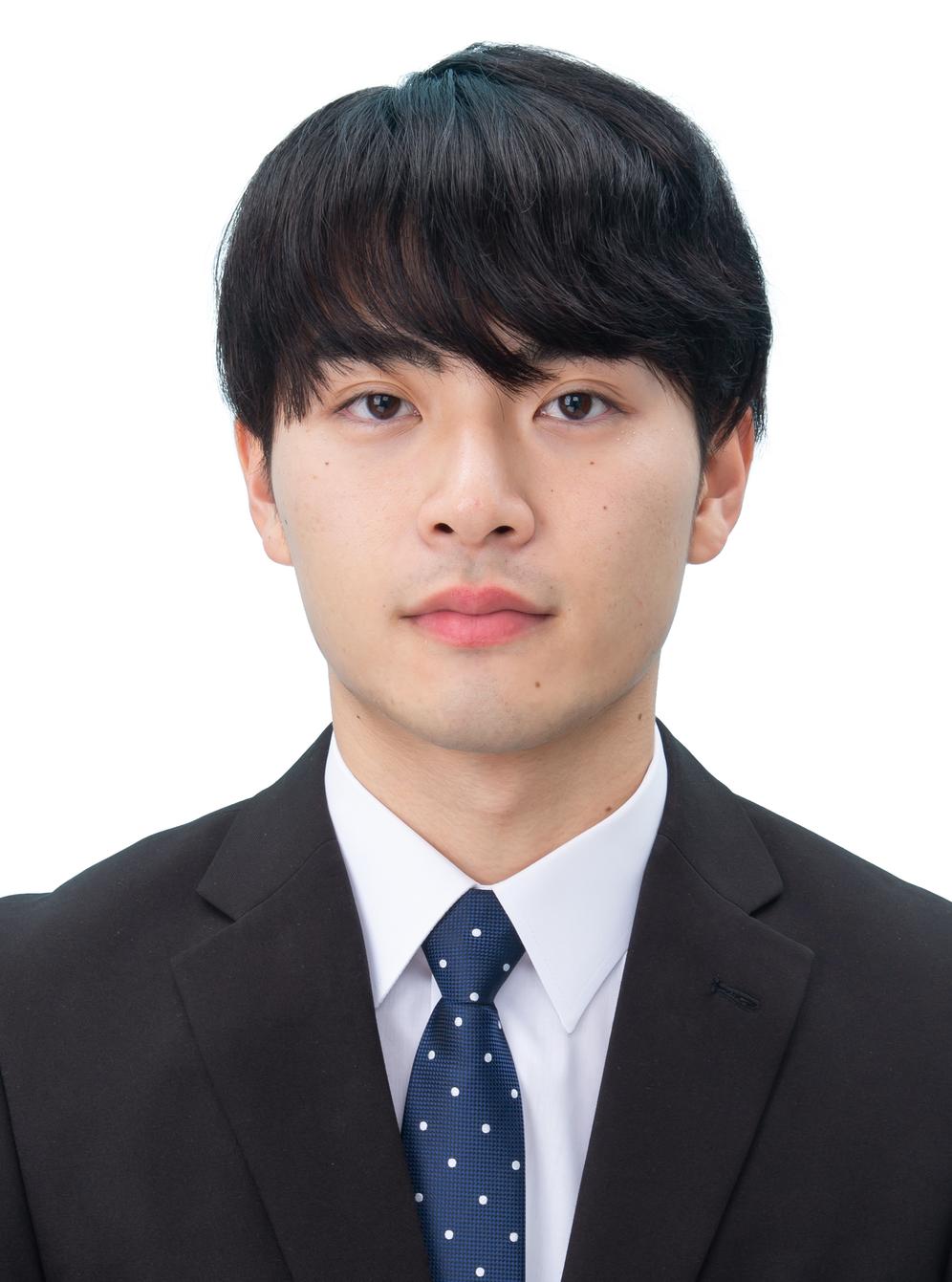 男子就活生の証明写真のビフォー