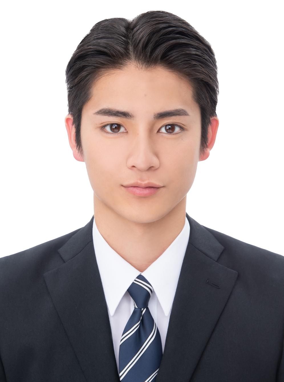 プロがヘアメイク・撮影・編集・加工した男子の就活証明写真