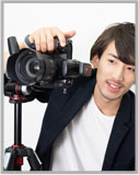就活用の証明写真を撮影するプロカメラマン