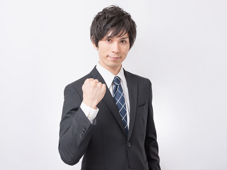 男性が就活の証明写真で着るべきスーツはこれ!色や柄、撮り方まで解説!