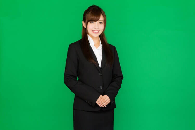 【ボブ向け】就活の証明写真で好印象を与えるセット方法をプロが解説3