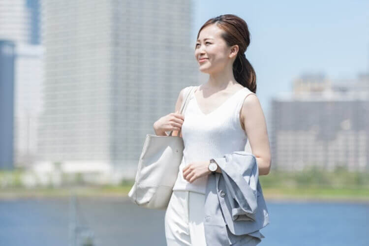 就活の写真は前髪をあげる髪型でもOK?好印象に見せる方法をプロが解説1