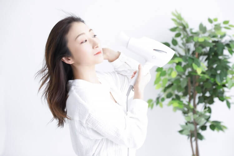 就活の写真は前髪をあげる髪型でもOK?好印象に見せる方法をプロが解説2
