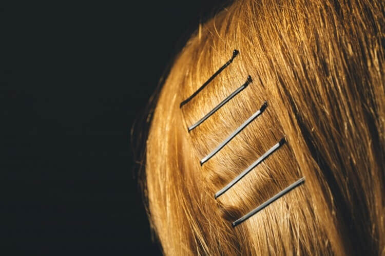 就活写真で前髪にピンはOK?就活ヘアに最適なピンの留め方をプロが解説6