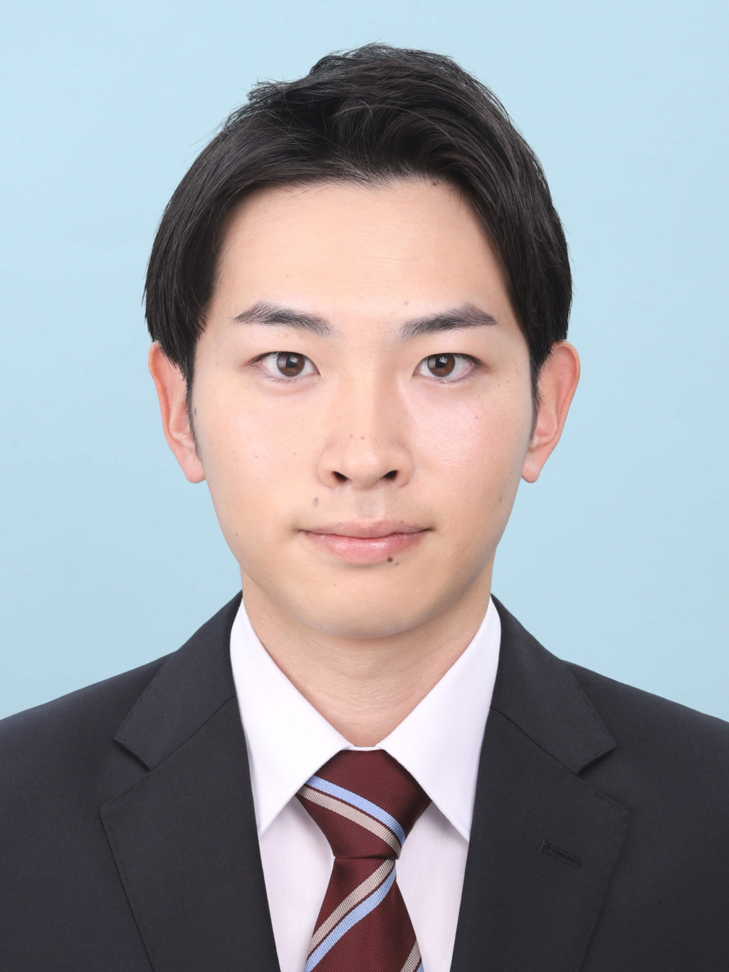 女子就活生のプロがヘアメイクして、撮影指導をした証明写真のアフター