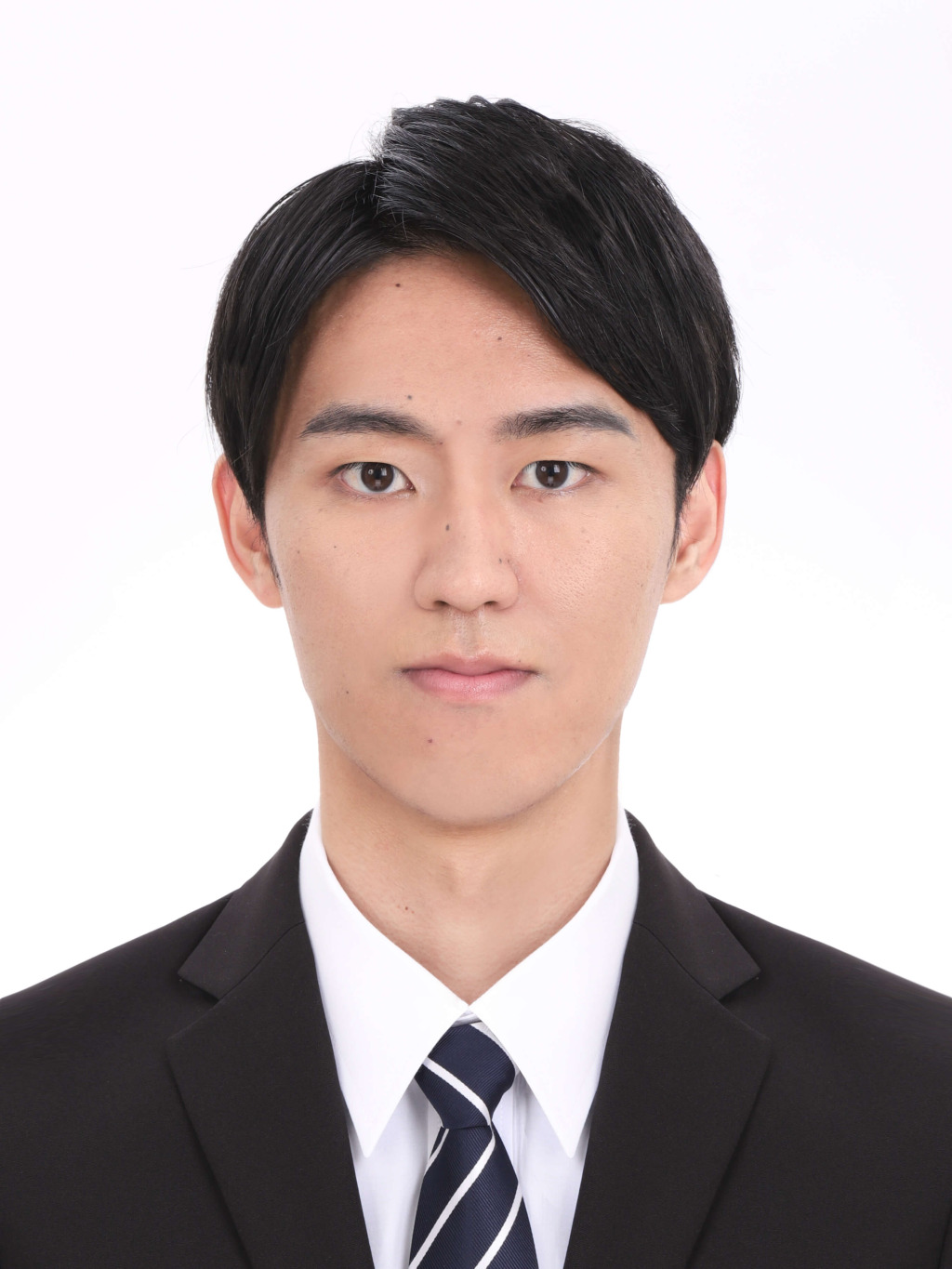 女子就活生のプロがヘアメイクして、撮影指導をした証明写真のアフター