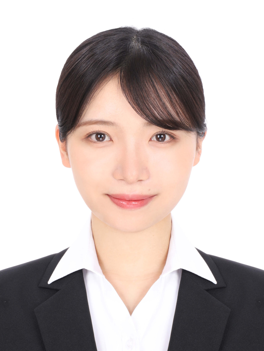 女子就活生のプロがヘアメイクして、撮影指導をした証明写真のアフター