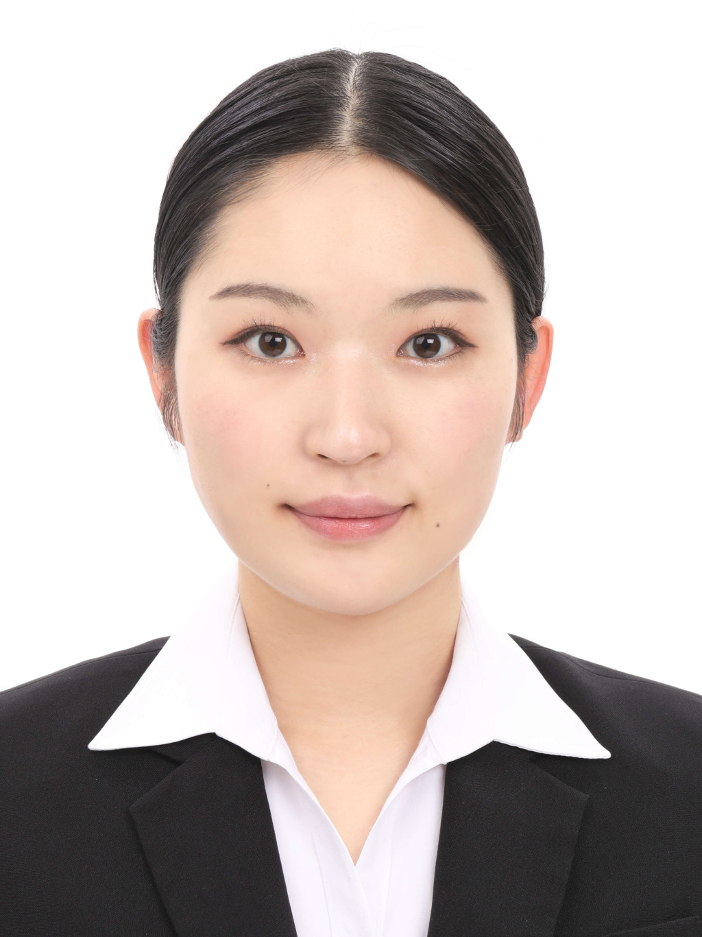 女子就活生のプロがヘアメイクして、撮影指導をした証明写真のアフター