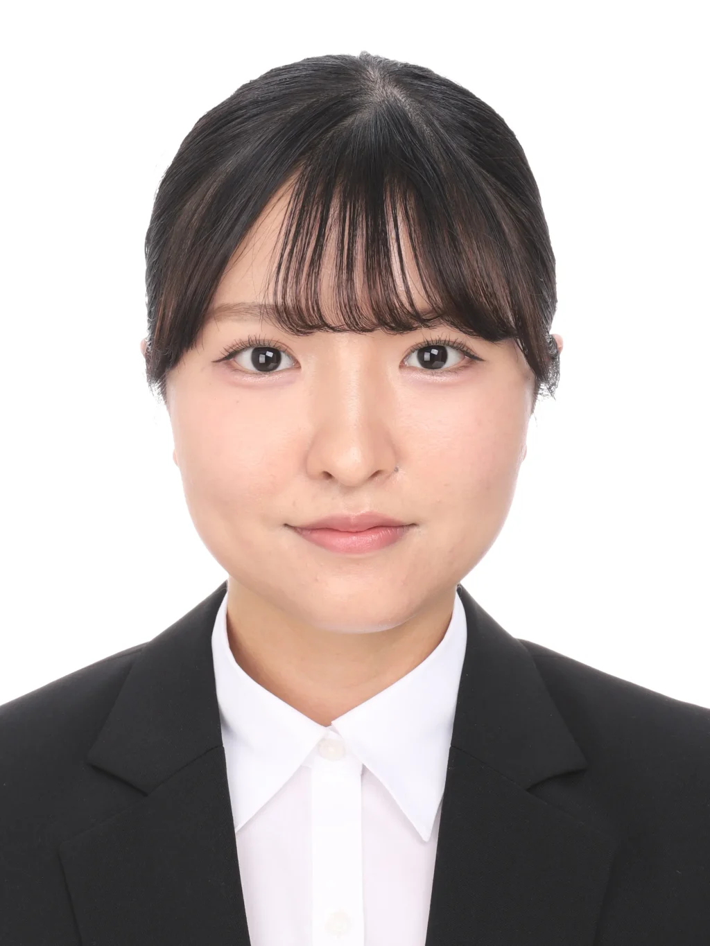 女子就活生の証明写真のビフォー