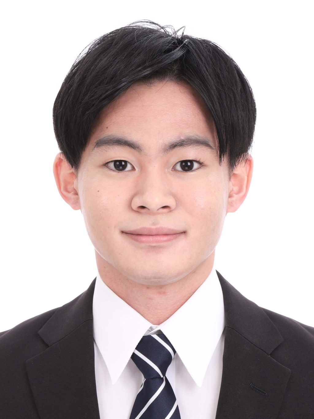 女子就活生の証明写真のビフォー