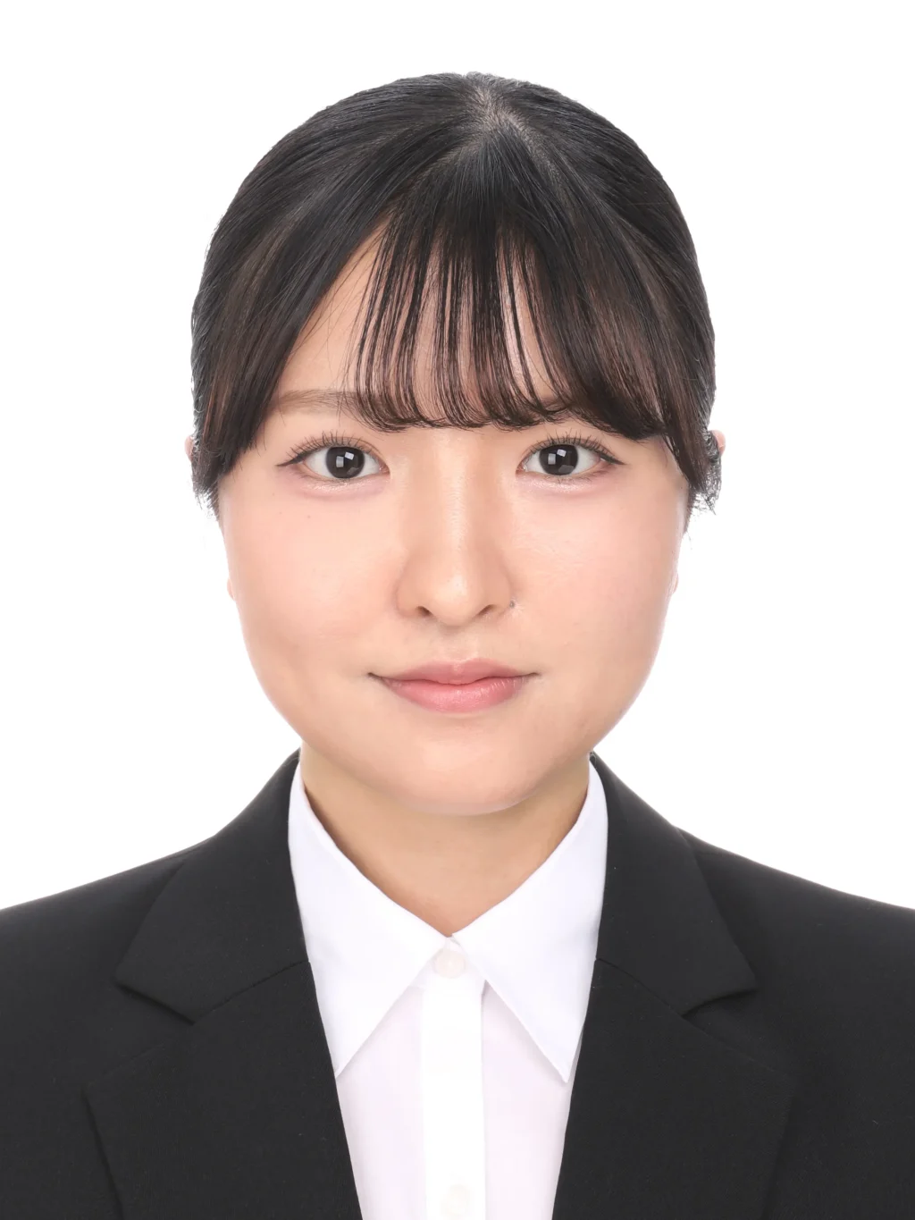 女子就活生のプロがヘアメイクして、撮影指導をした証明写真のアフター