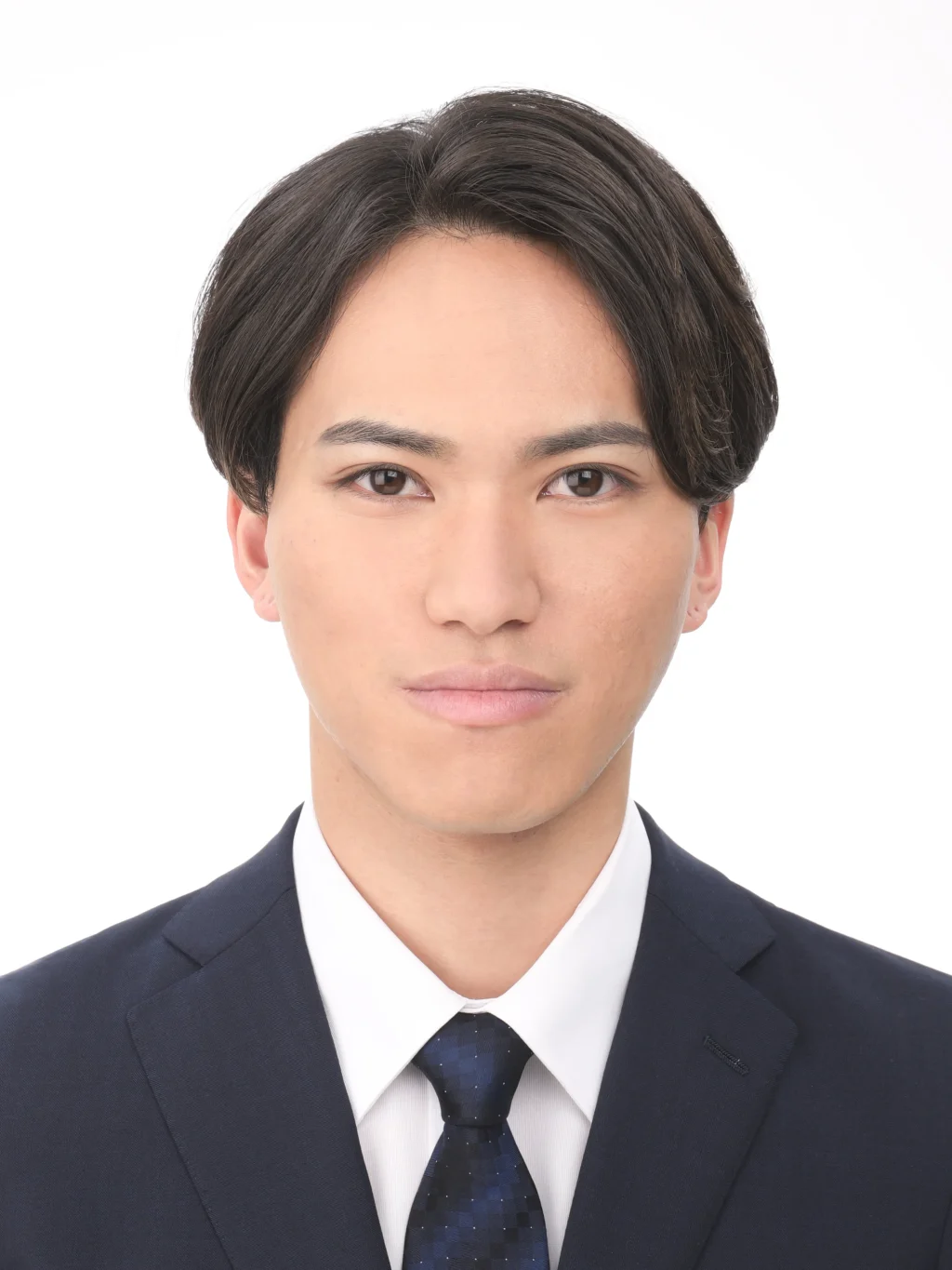 女子就活生のプロがヘアメイクして、撮影指導をした証明写真のアフター