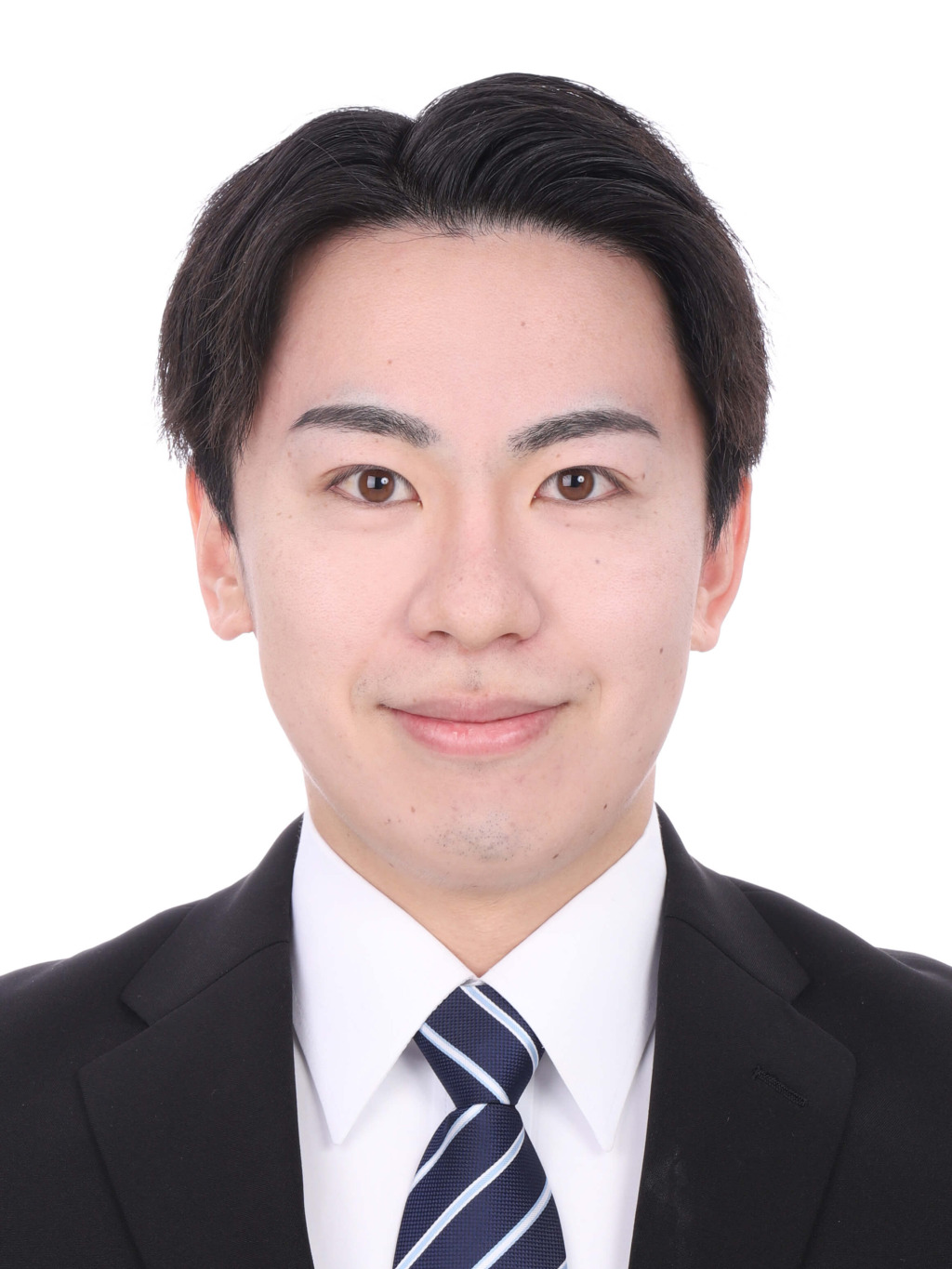 女子就活生の証明写真のビフォー