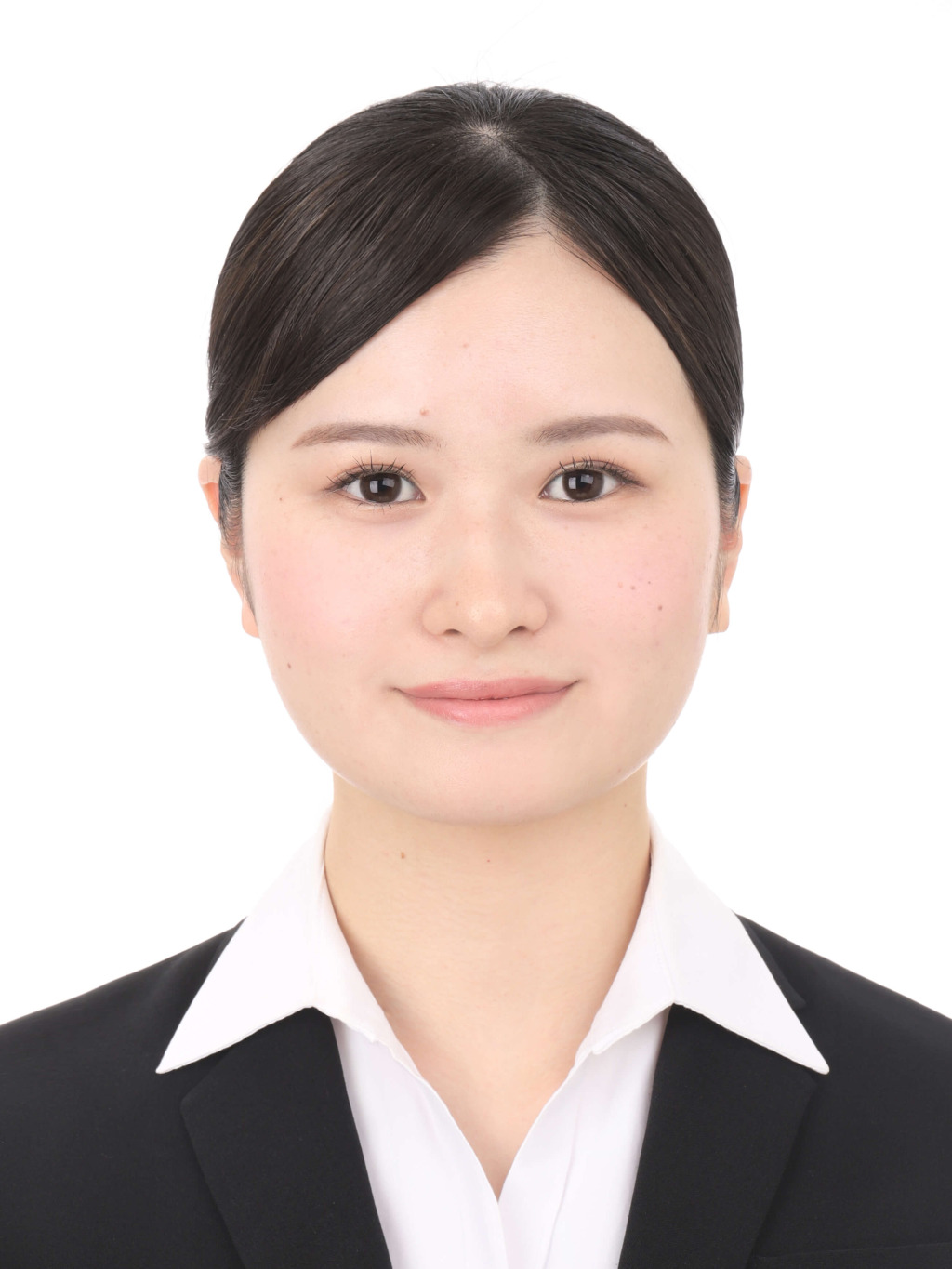 女子就活生のプロがヘアメイクして、撮影指導をした証明写真のアフター