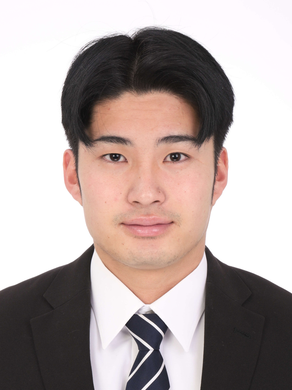 女子就活生の証明写真のビフォー