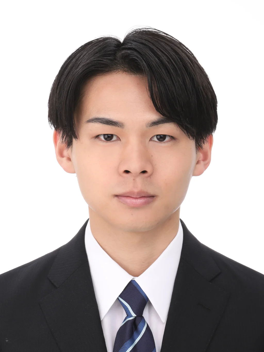 女子就活生のプロがヘアメイクして、撮影指導をした証明写真のアフター