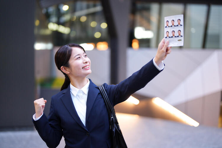 就活の証明写真を「ボックス」で撮ると落ちやすい?写真館と徹底比較1