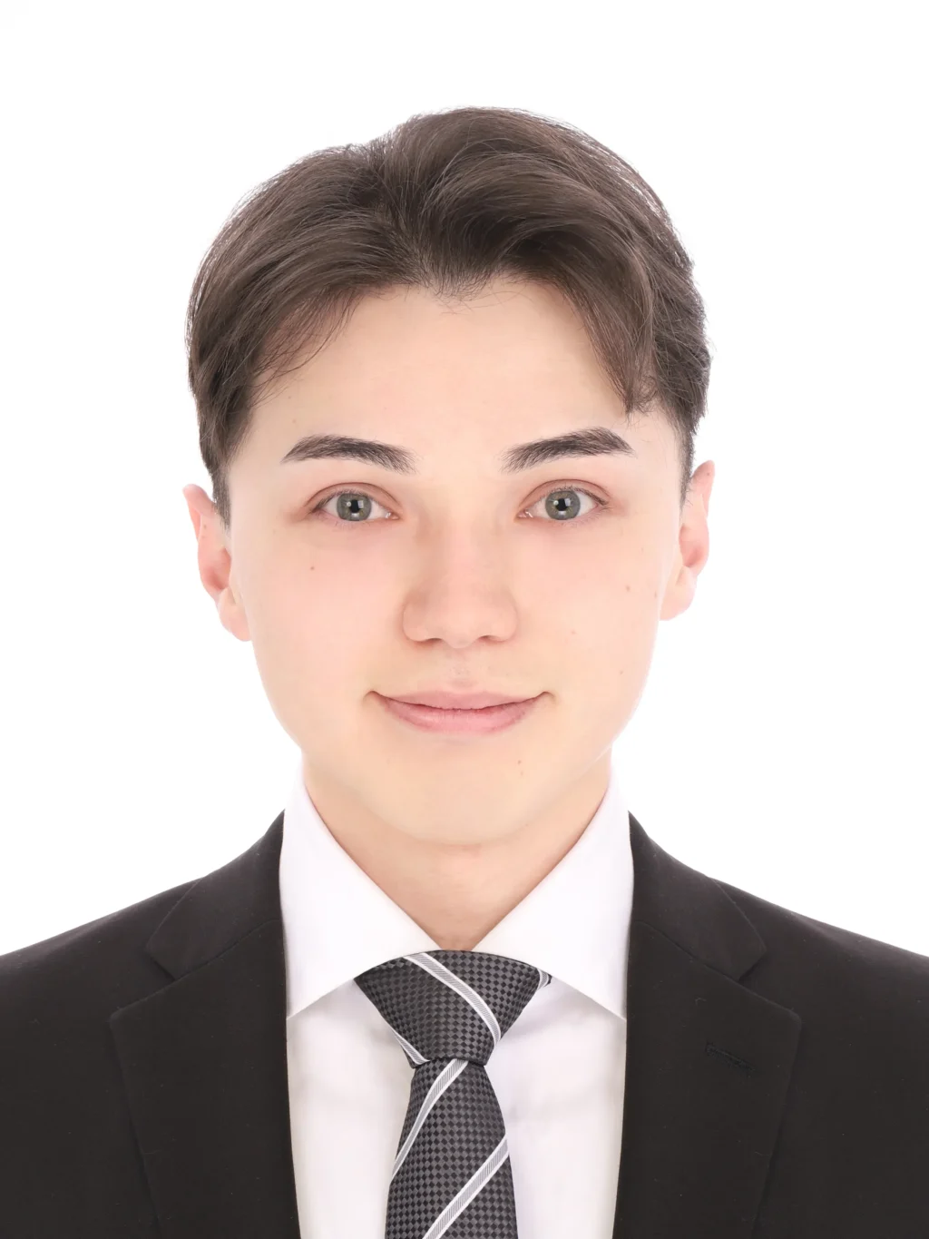 女子就活生のプロがヘアメイクして、撮影指導をした証明写真のアフター