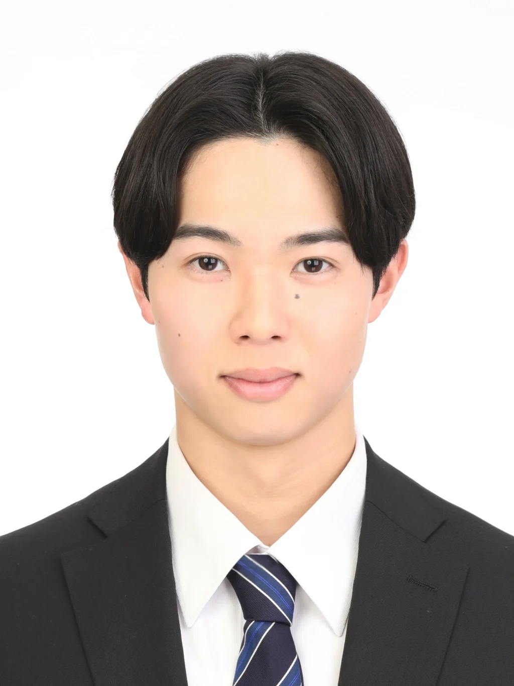 女子就活生のプロがヘアメイクして、撮影指導をした証明写真のアフター