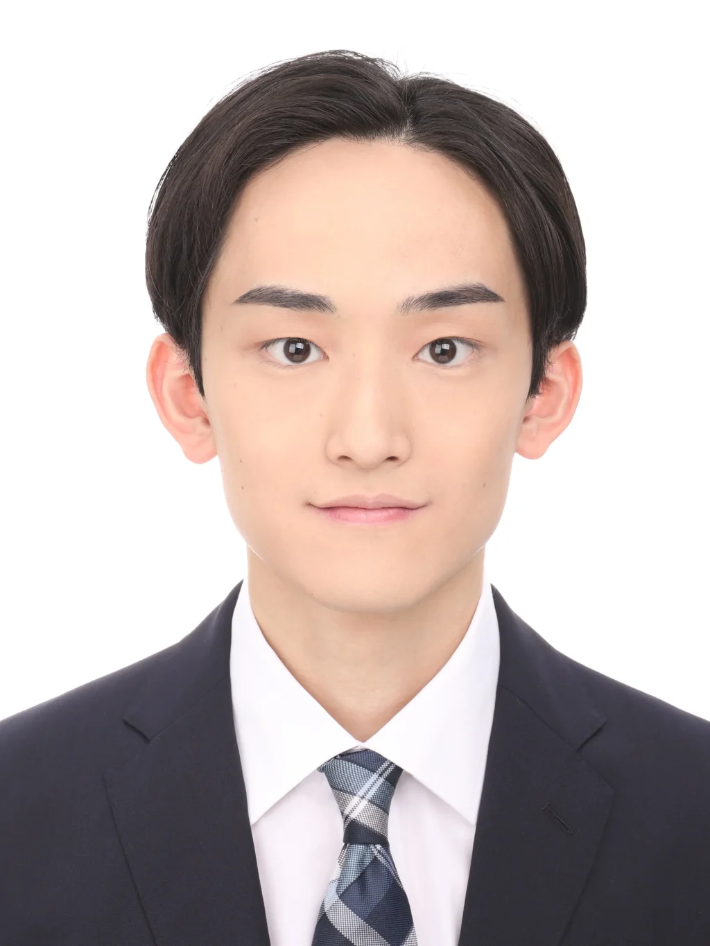 女子就活生のプロがヘアメイクして、撮影指導をした証明写真のアフター