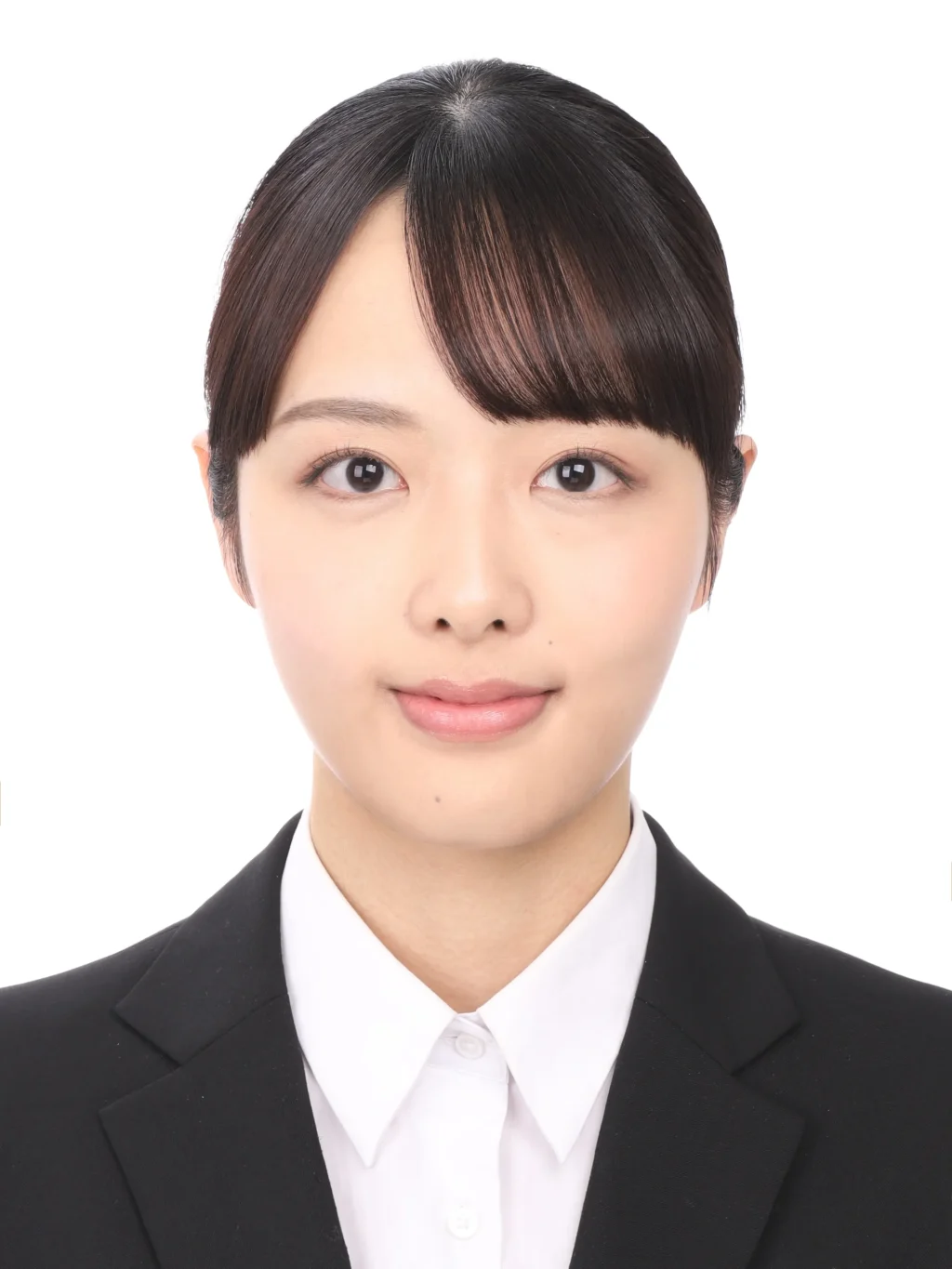 女子就活生のプロがヘアメイクして、撮影指導をした証明写真のアフター