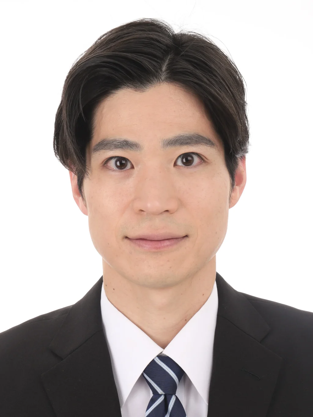 女子就活生の証明写真のビフォー