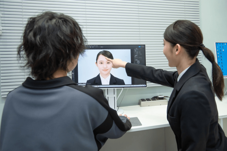 女性必見!転職に役立つ「証明写真」の撮り方のコツを紹介!NG例も5