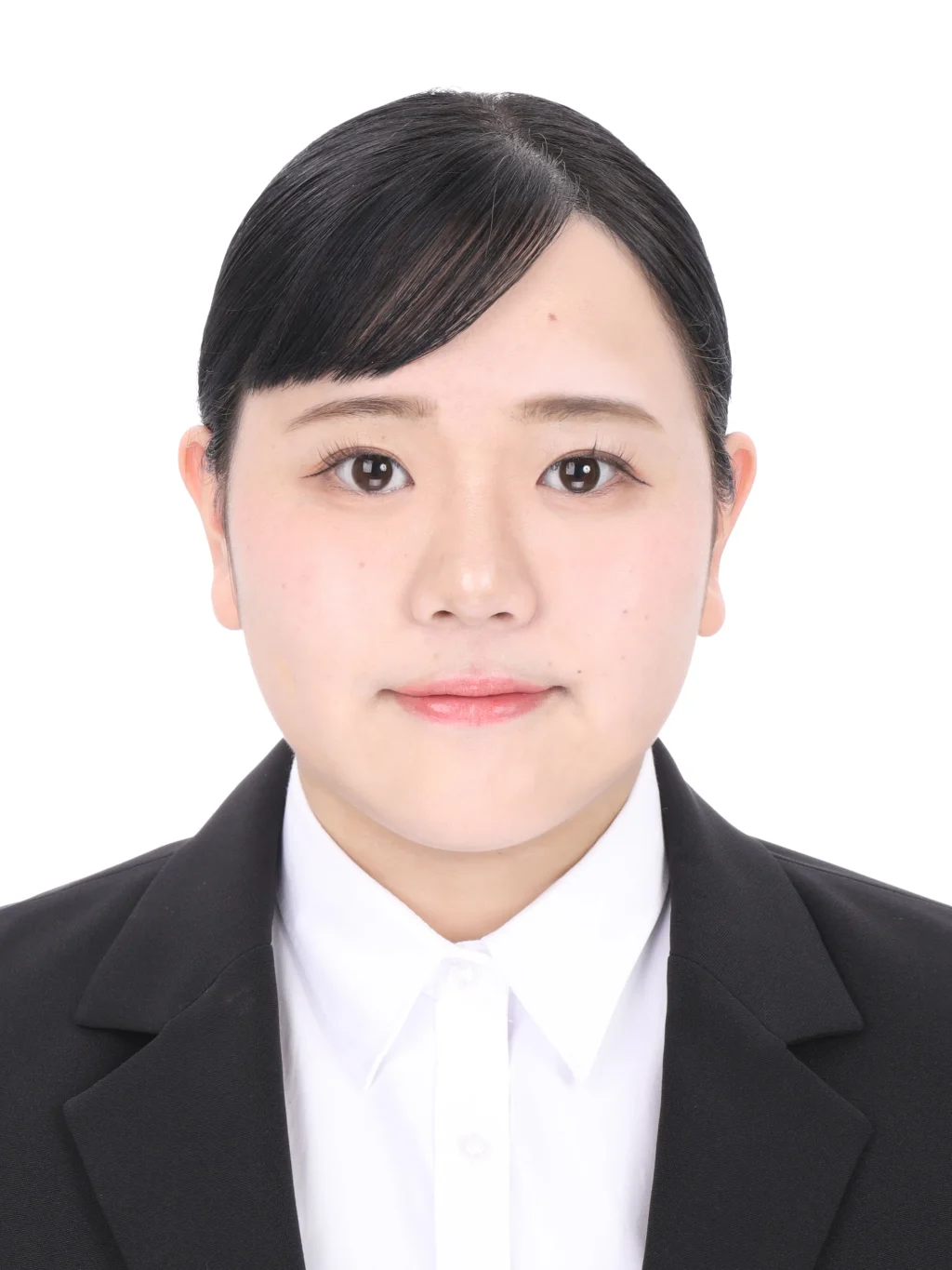 女子就活生のプロがヘアメイクして、撮影指導をした証明写真のアフター
