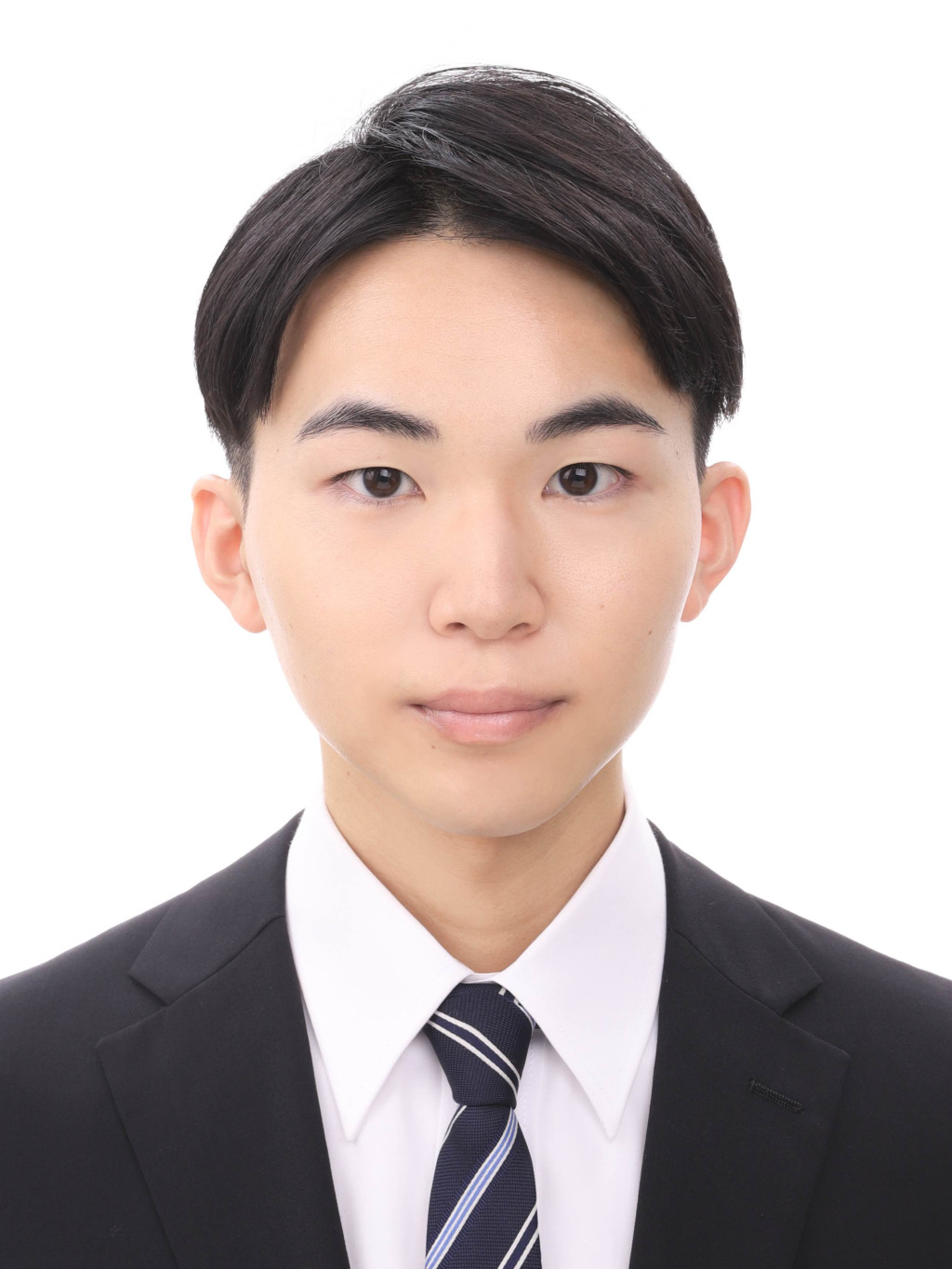 女子就活生のプロがヘアメイクして、撮影指導をした証明写真のアフター