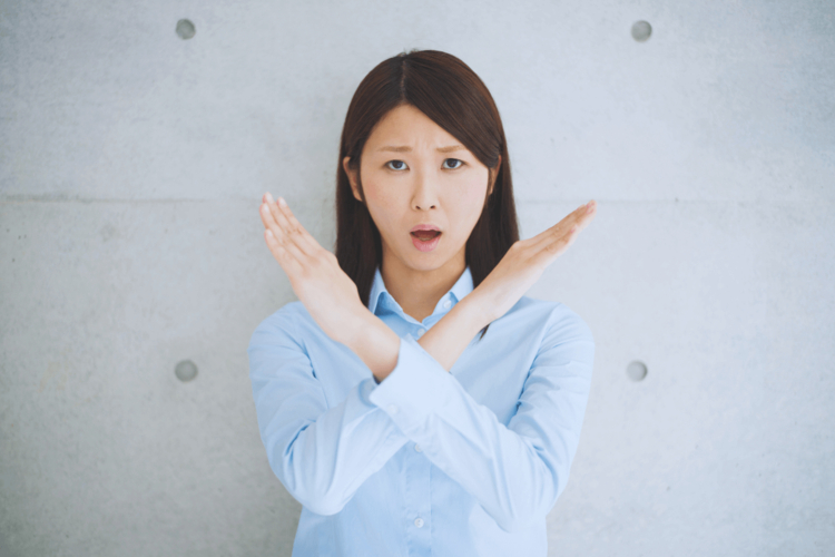 転職の証明写真で「ブラウス」を着てもOK!選び方やNG例も紹介1