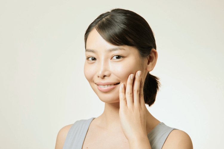 転職の証明写真で好印象を与える女性の「髪型」は?マナーを解説3