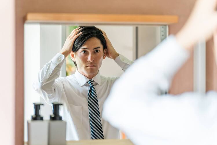 男性必見!転職に役立つ「証明写真」の撮り方のコツを紹介!NG例も4