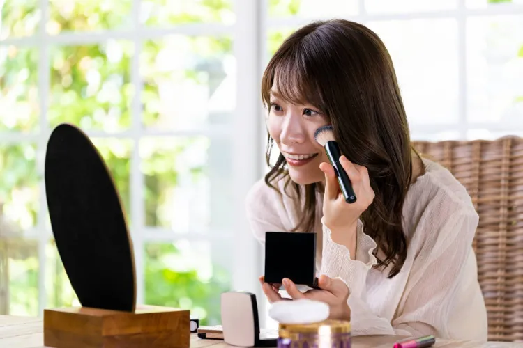 転職の「証明写真メイク」はどこまでセーフ?パーツ別の化粧のコツも6
