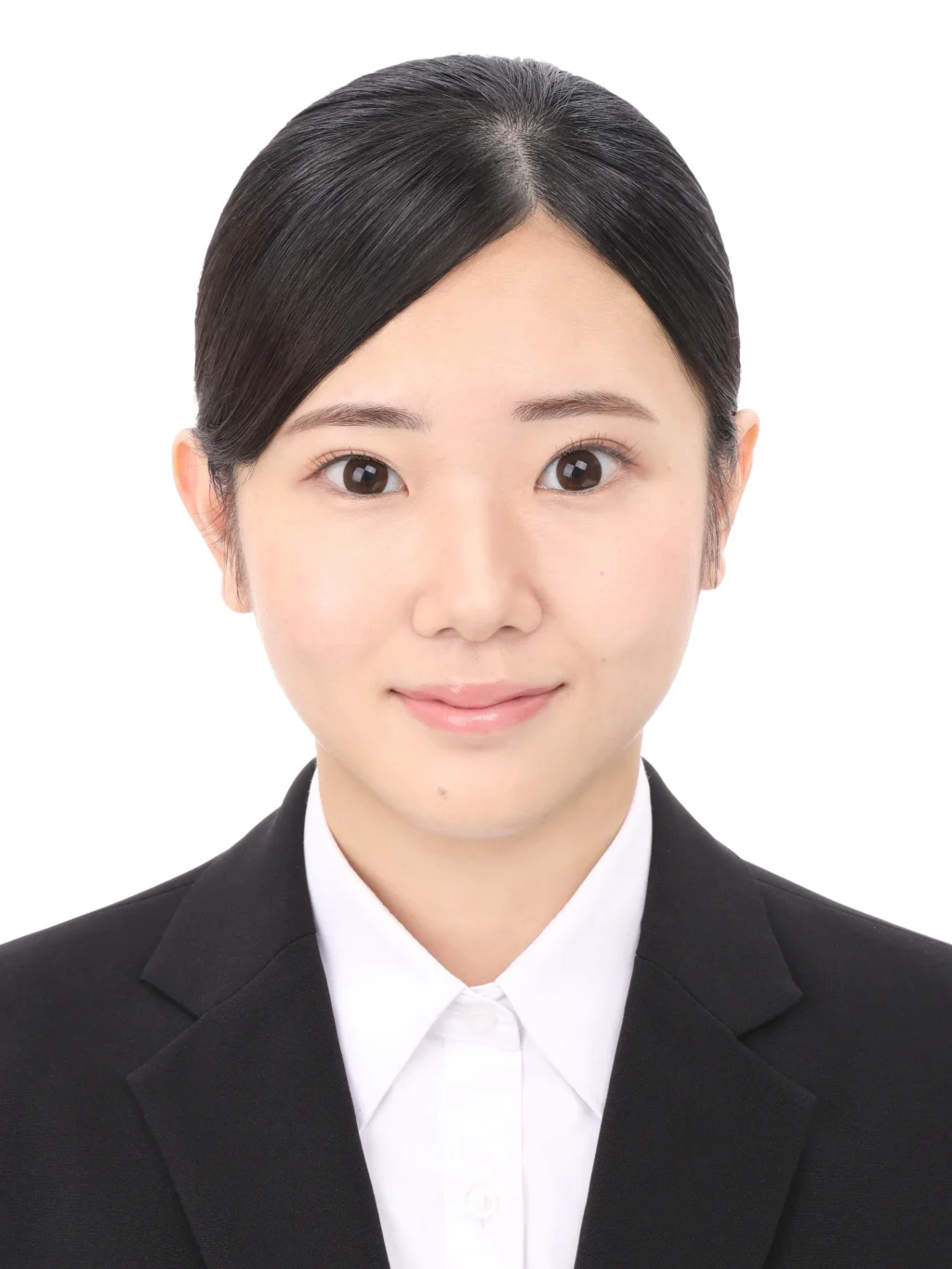 女子就活生のプロがヘアメイクして、撮影指導をした証明写真のアフター